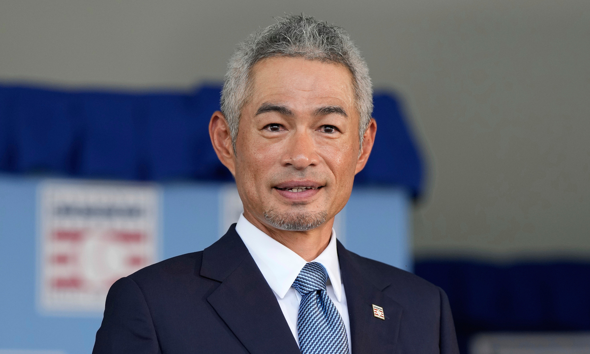 헌액식 참석한 이치로 "꾸준히 실천하면, 한계는 없다"