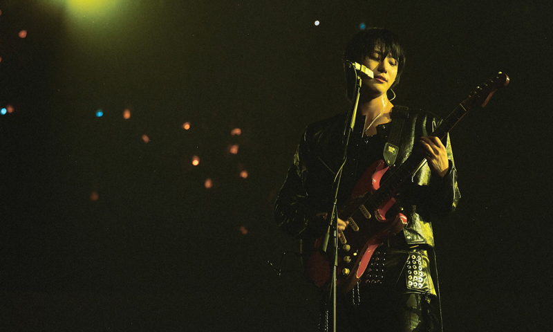 우즈, 전역 후 단독콘서트 성료…&${esc.h}34;새로운 시작&${esc.h}34;